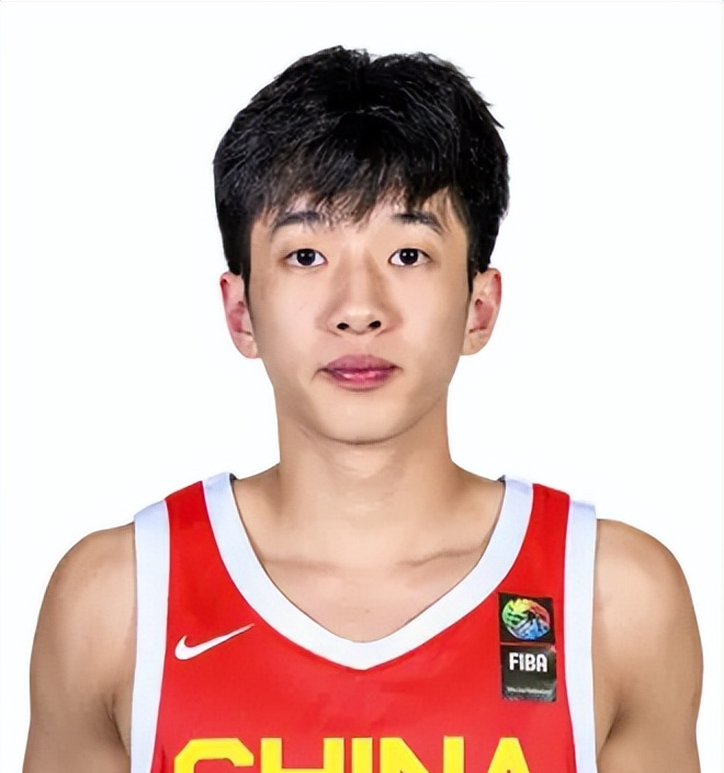 首发登场的新秀，表现出色成为焦点